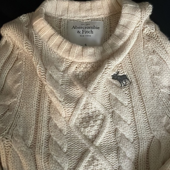 Abercrombie S Sweater - Picture 3 of 5